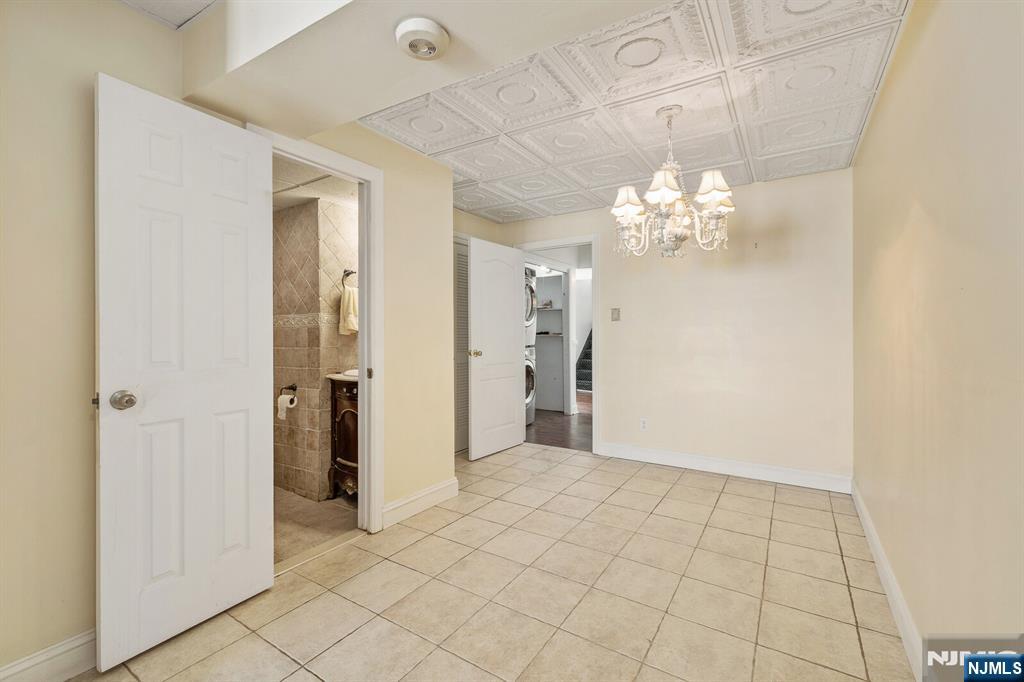 22 Acorn Road