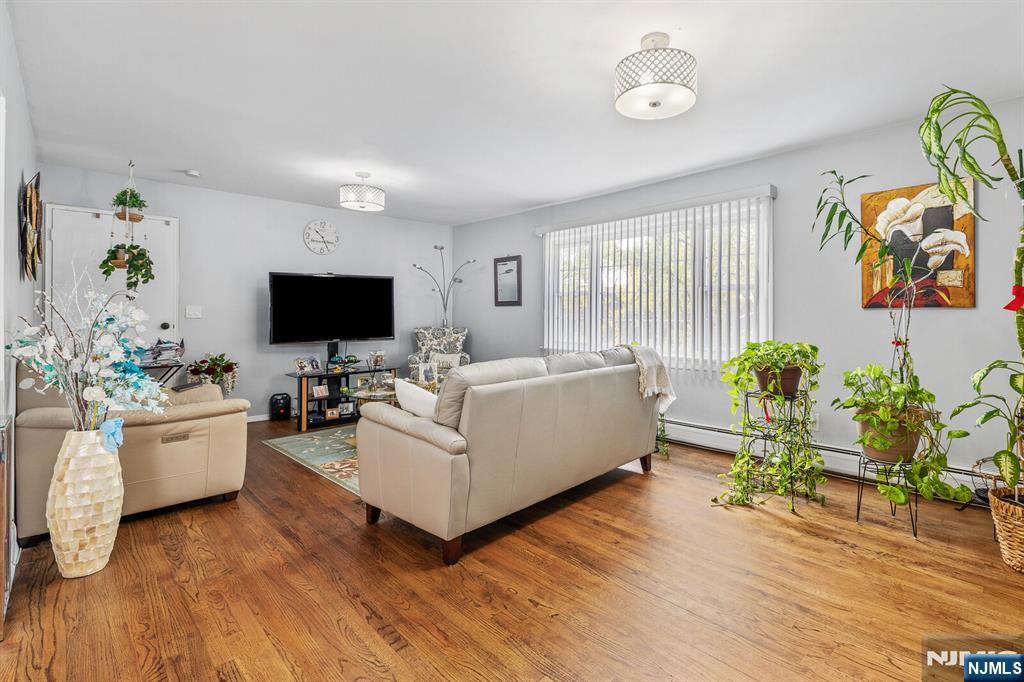 22 Acorn Road