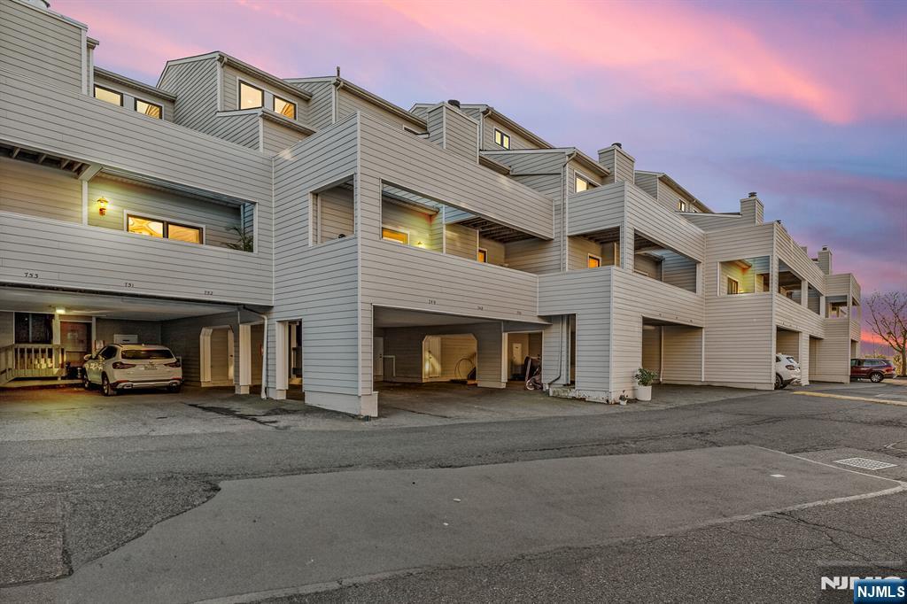 750 Mainsail Lane