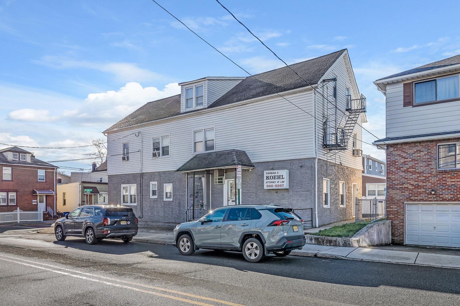 781 2ND ST