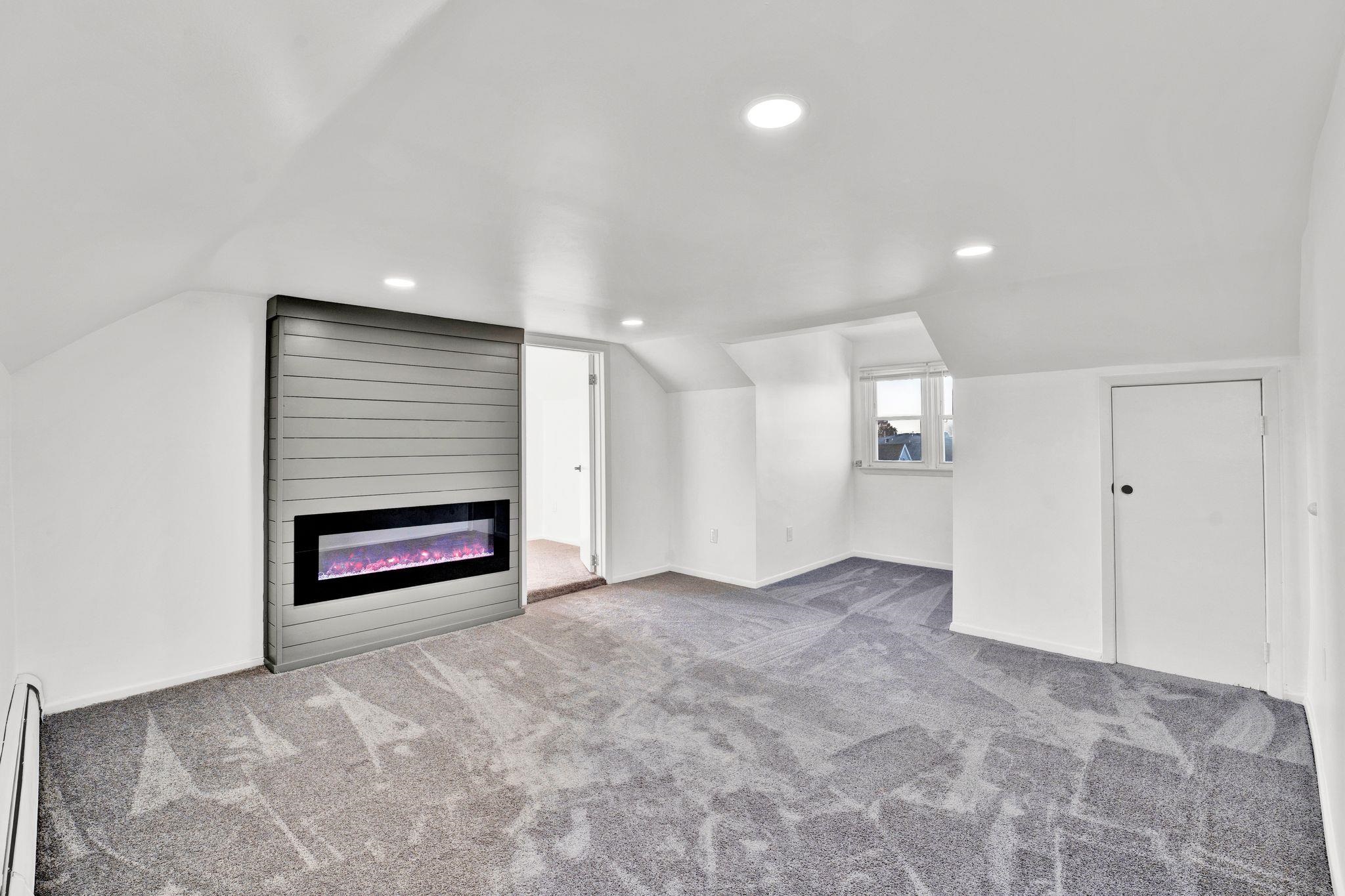 781 2ND ST