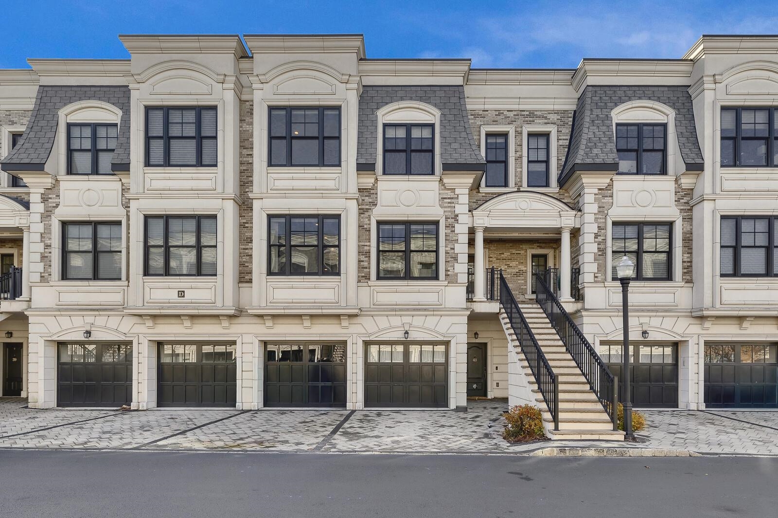 44 MARQUIS COURT