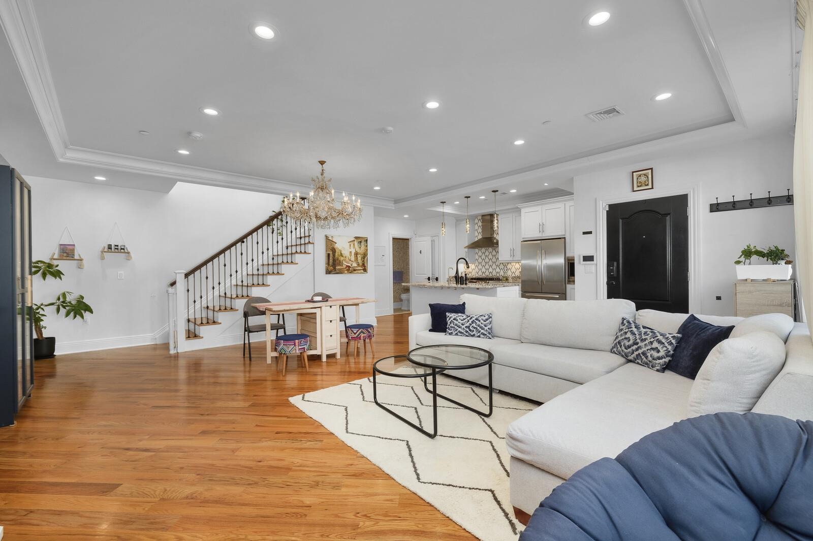 44 MARQUIS COURT
