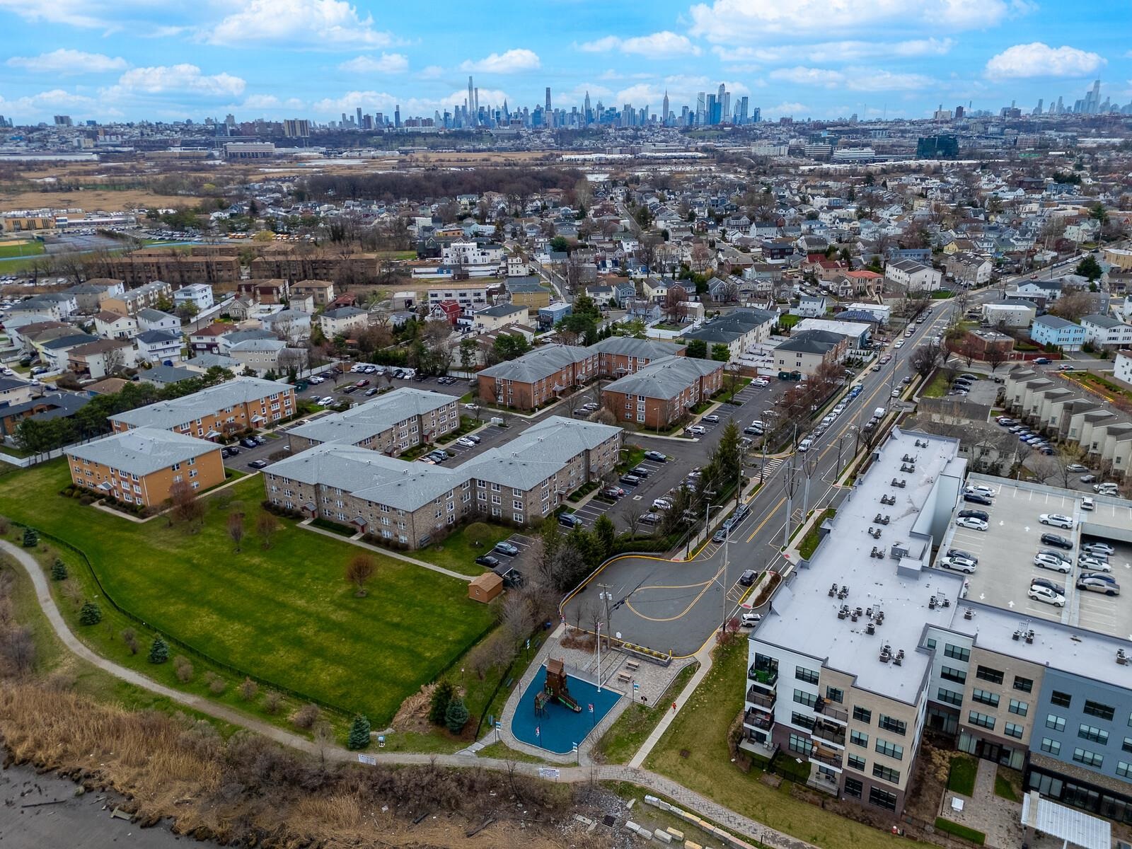 35 RIVERVIEW CT Unit: 35