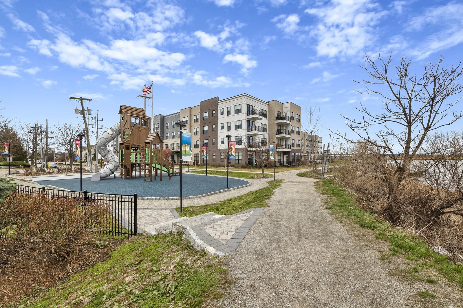 35 RIVERVIEW CT Unit: 35