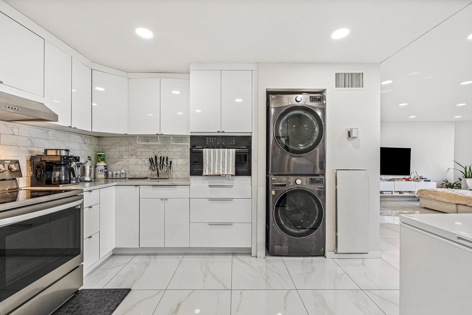 427 HARMON COVE TOWER Unit: 427