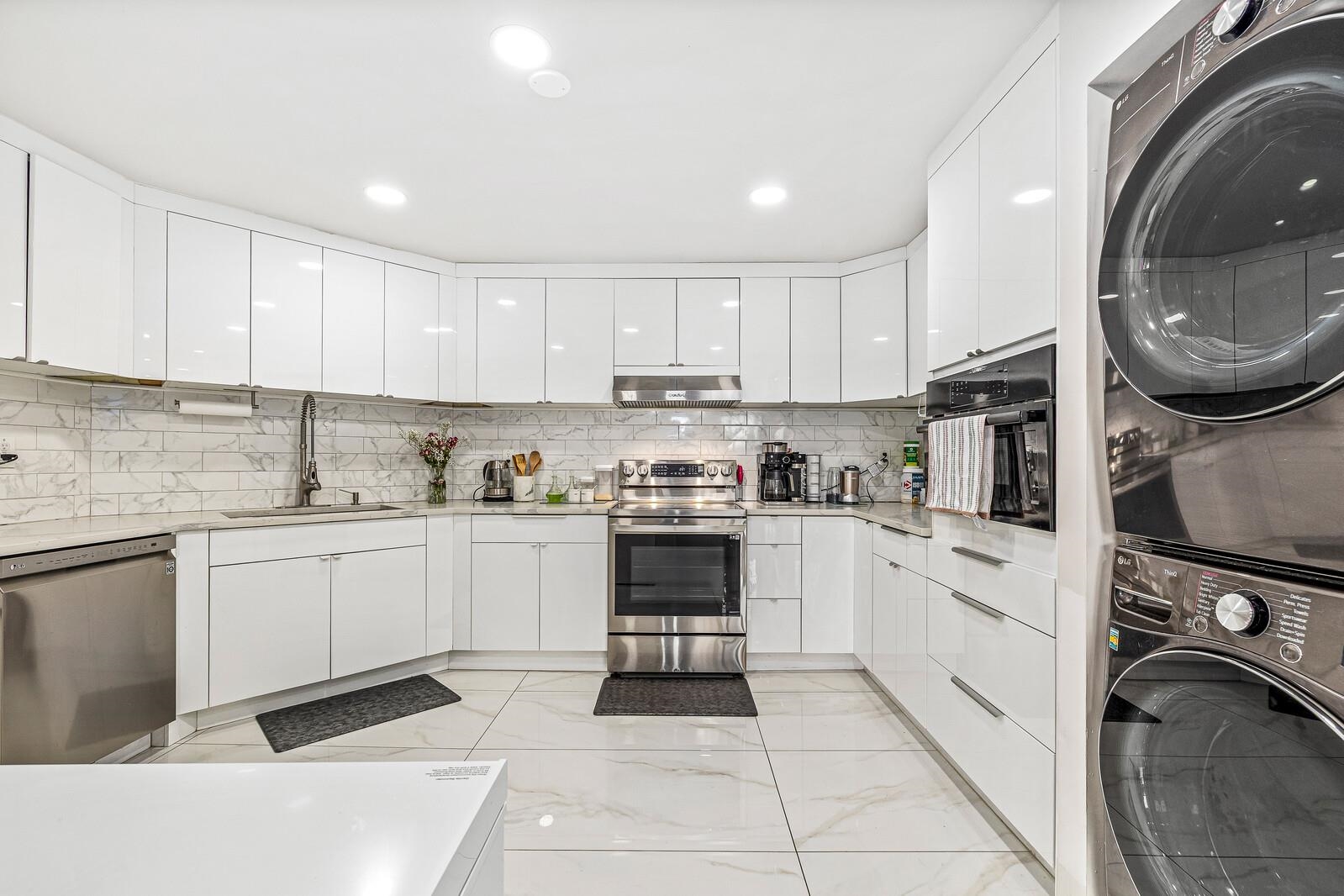 427 HARMON COVE TOWER Unit: 427