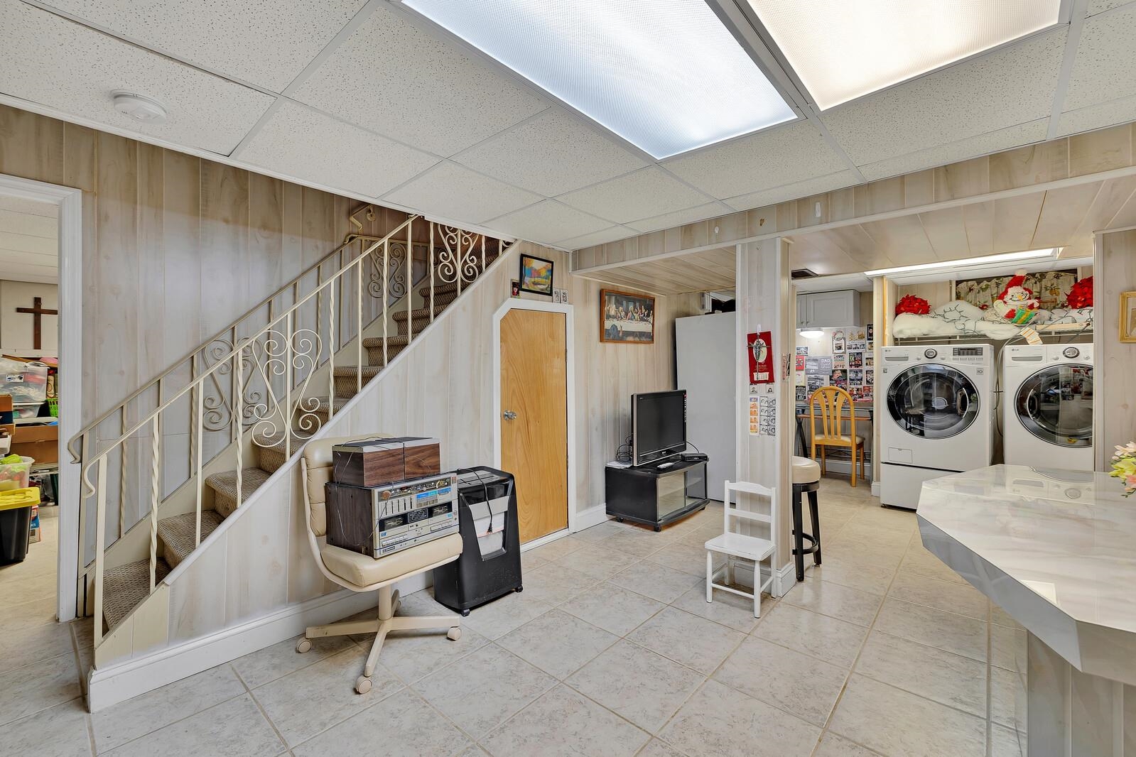 347 MANSFIELD AVE