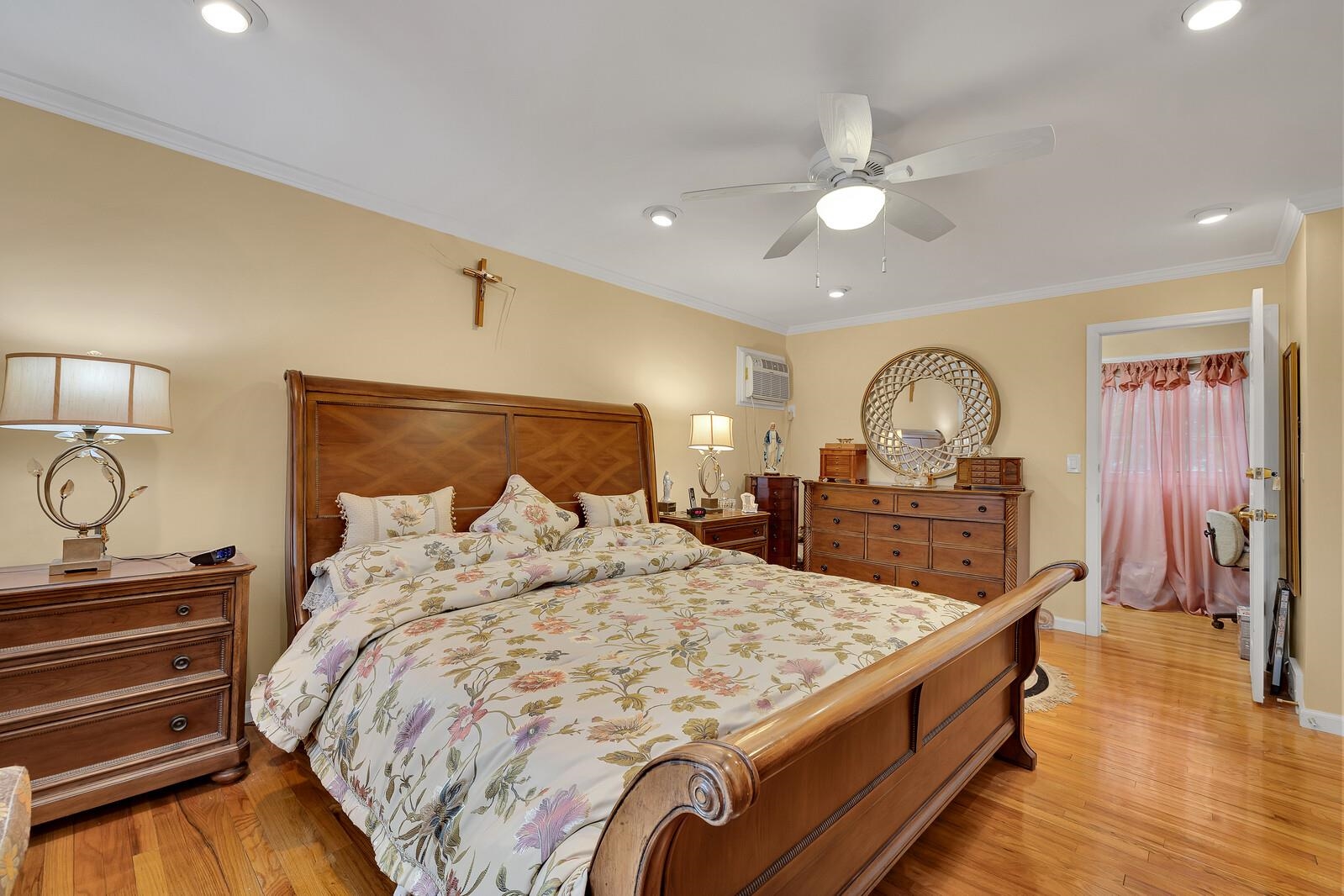 347 MANSFIELD AVE