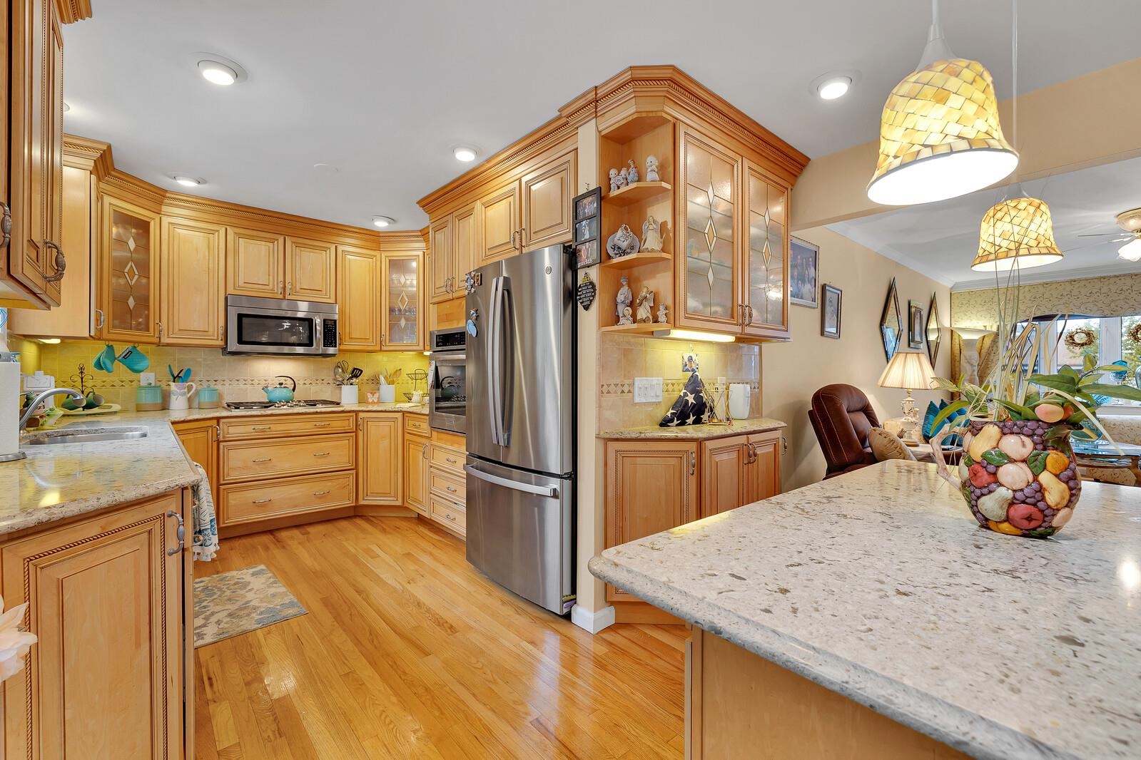 347 MANSFIELD AVE