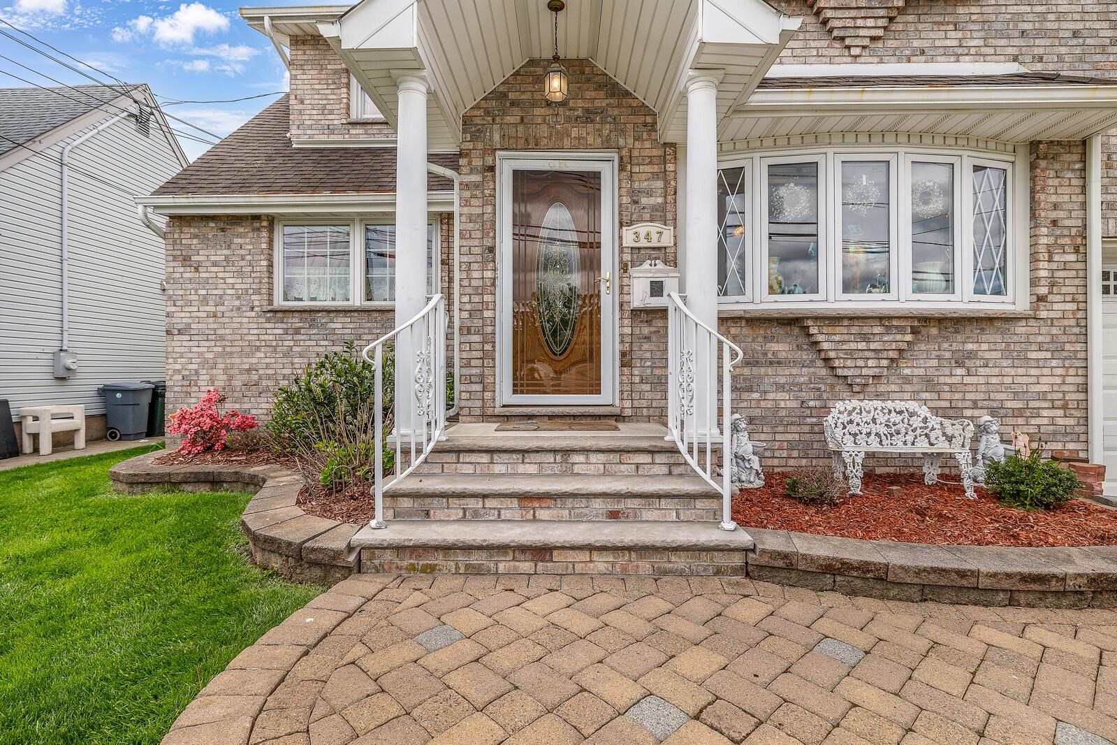 347 MANSFIELD AVE