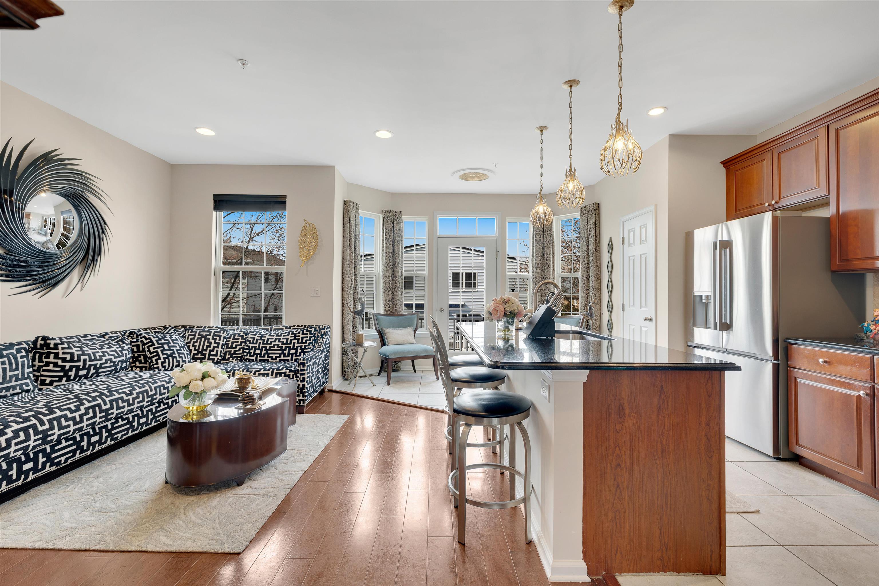 5 CREEKSIDE CT