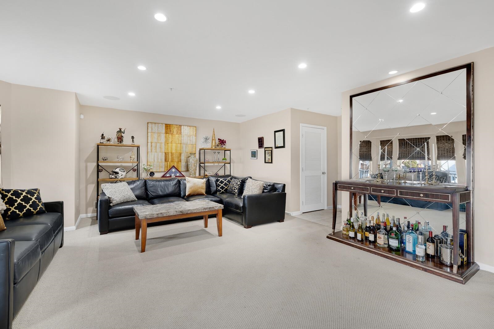 5 CREEKSIDE CT