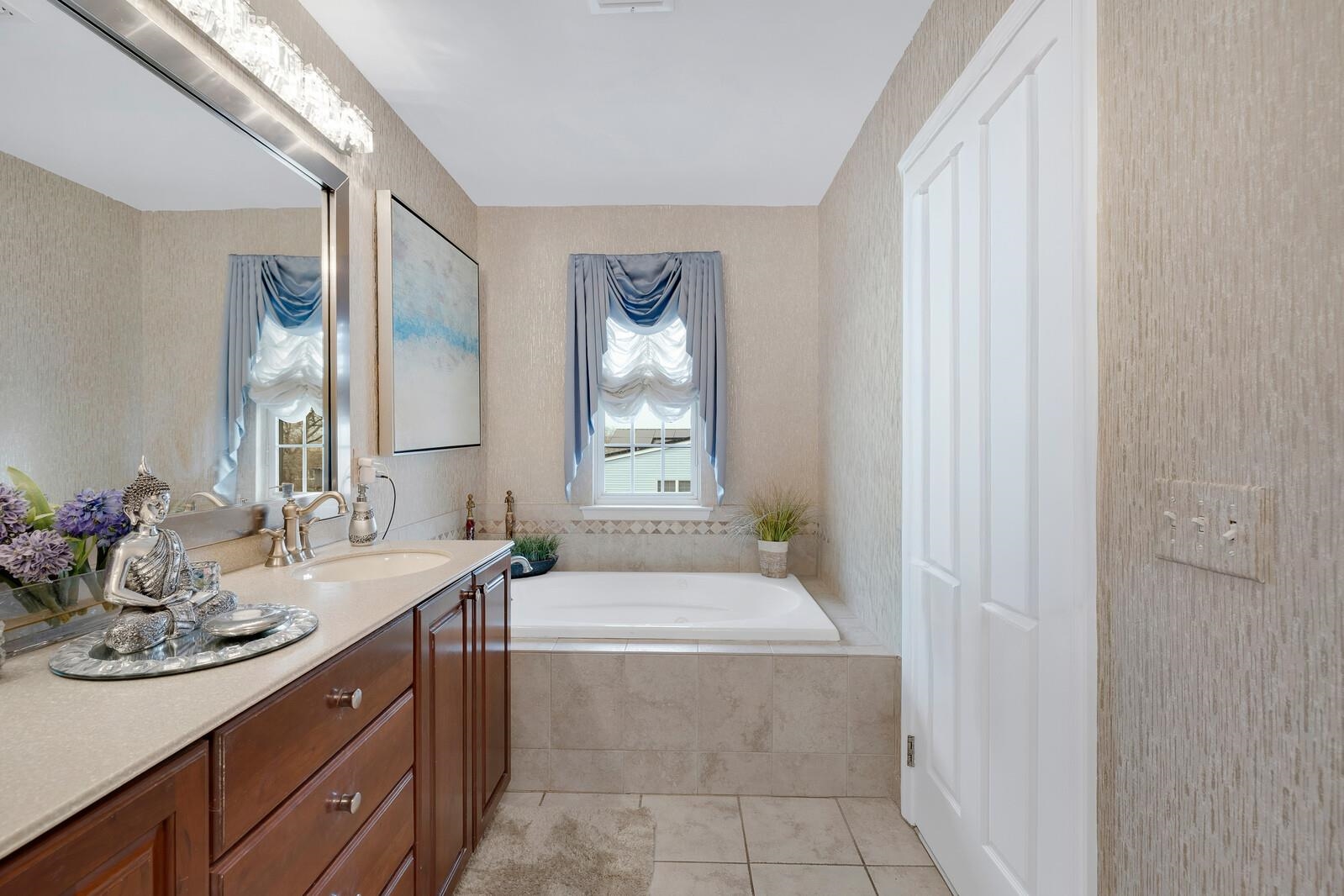 5 CREEKSIDE CT