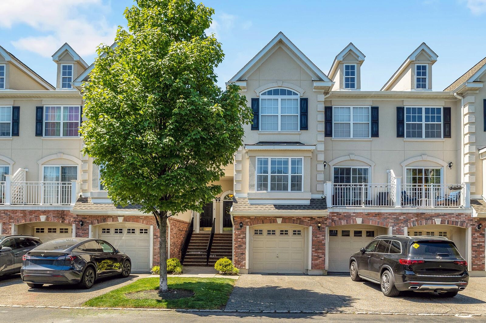 196 BLUE HERON DR Unit: 196