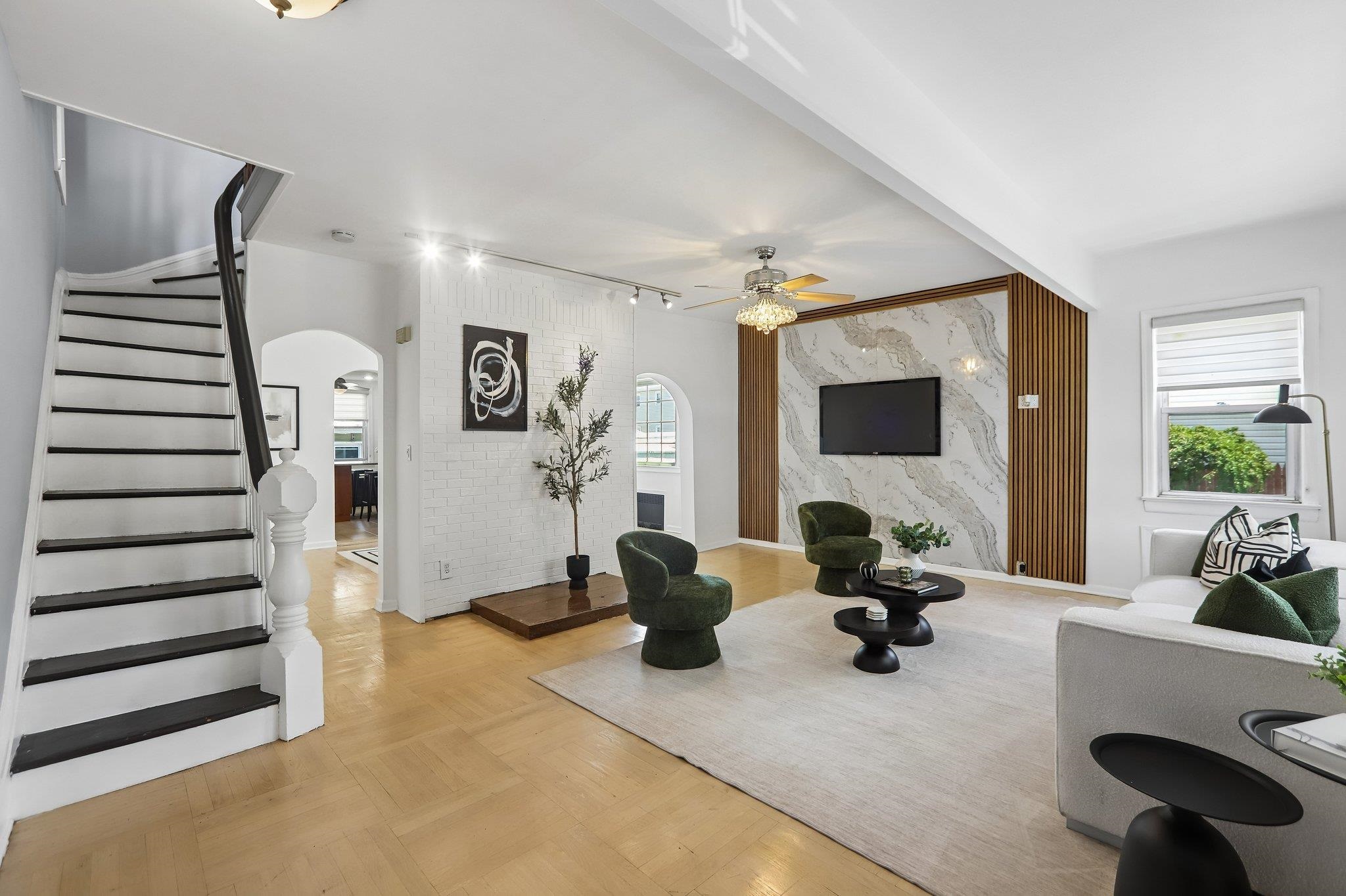 310 CENTRE AVE