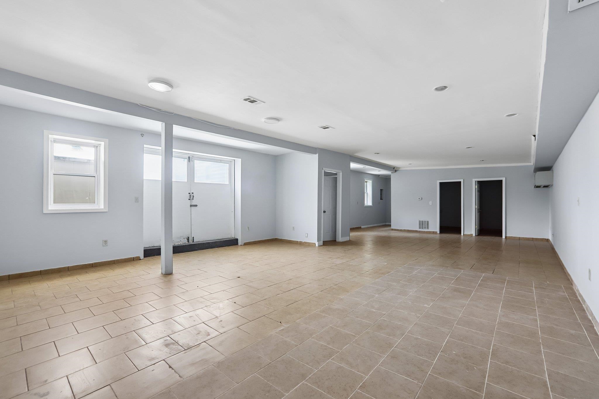 310 CENTRE AVE