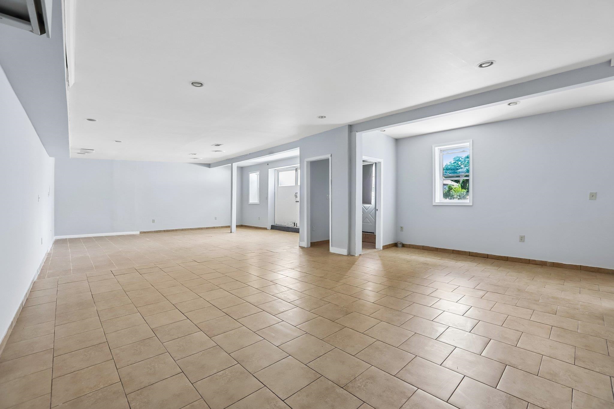 310 CENTRE AVE
