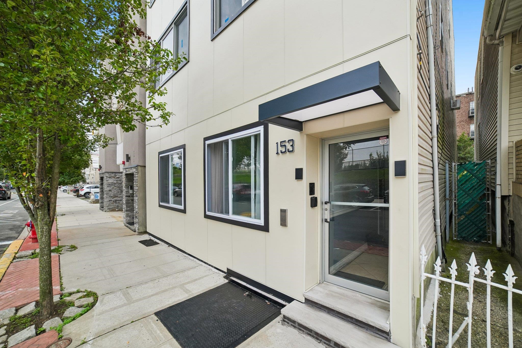 153 20TH ST Unit: 1