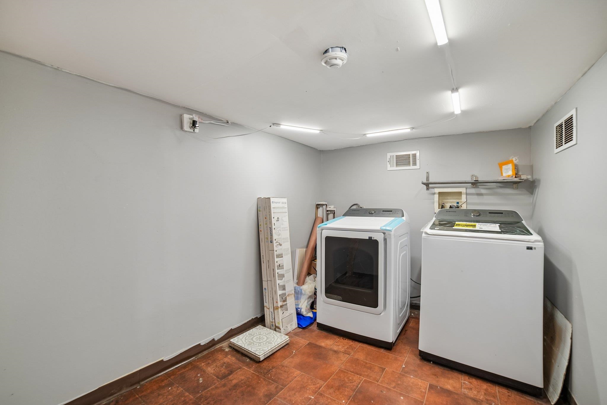 153 20TH ST Unit: 1