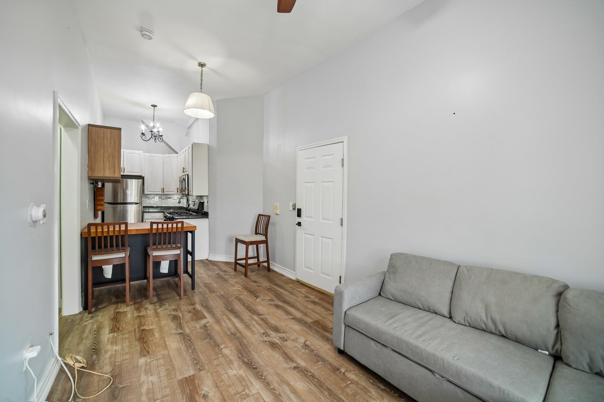 153 20TH ST Unit: 1