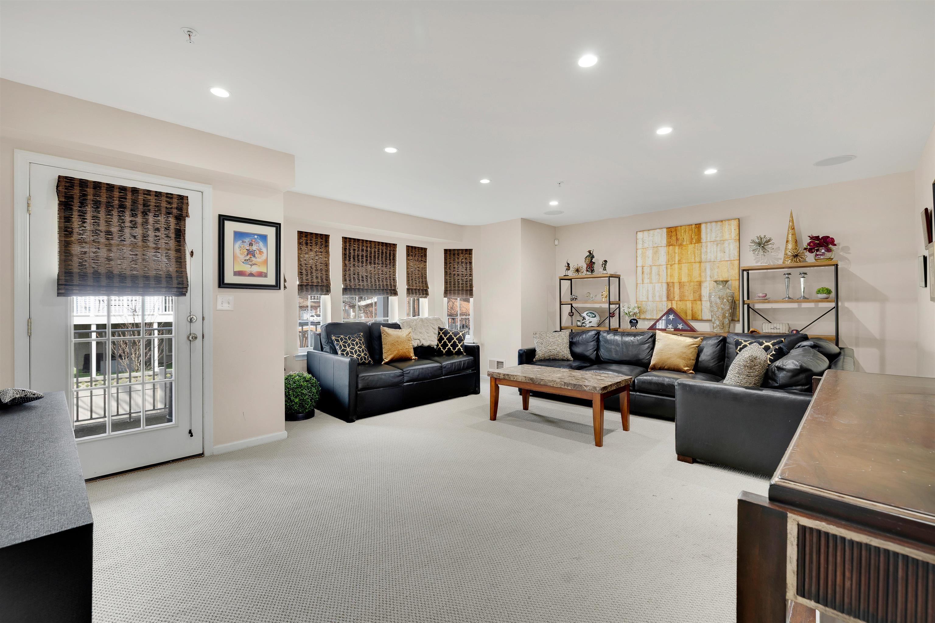 5 CREEKSIDE CT