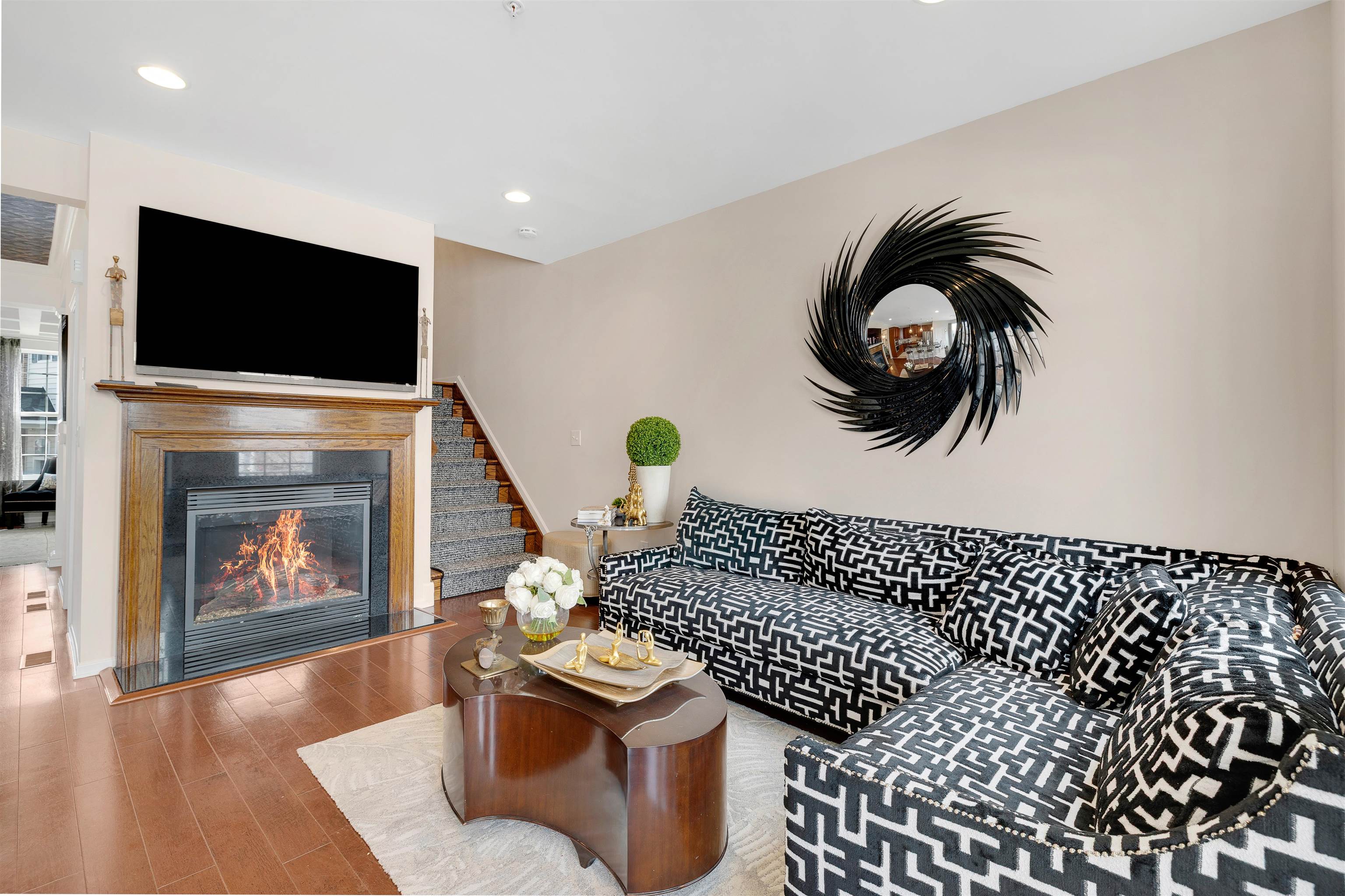 5 CREEKSIDE CT
