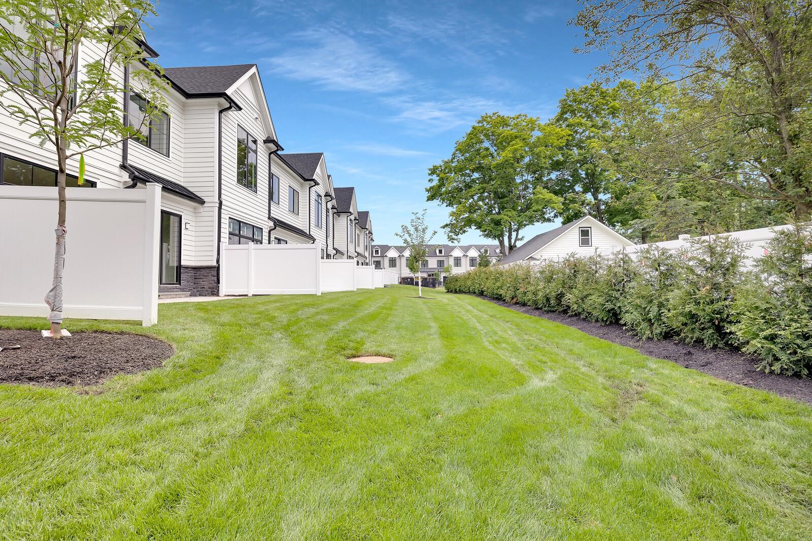 16 FELDMAN CT