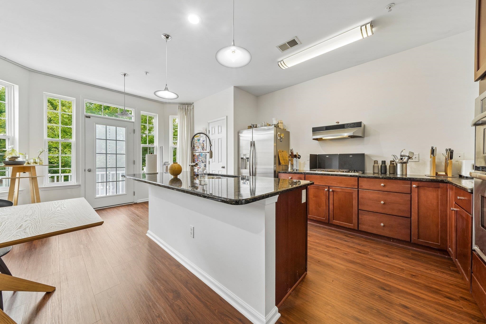 21 CREEKSIDE CT