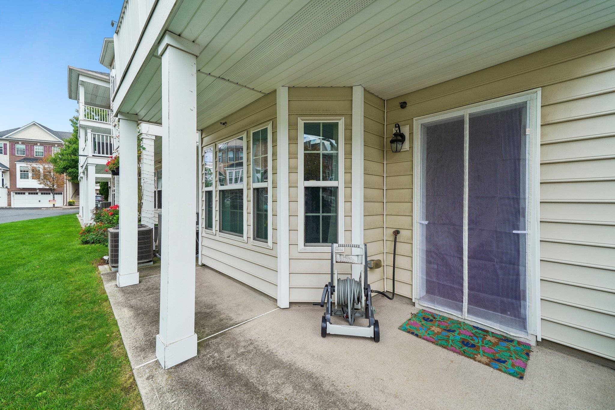 21 CREEKSIDE CT