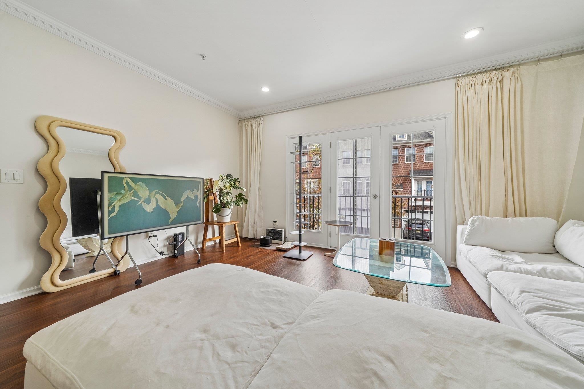 21 CREEKSIDE CT