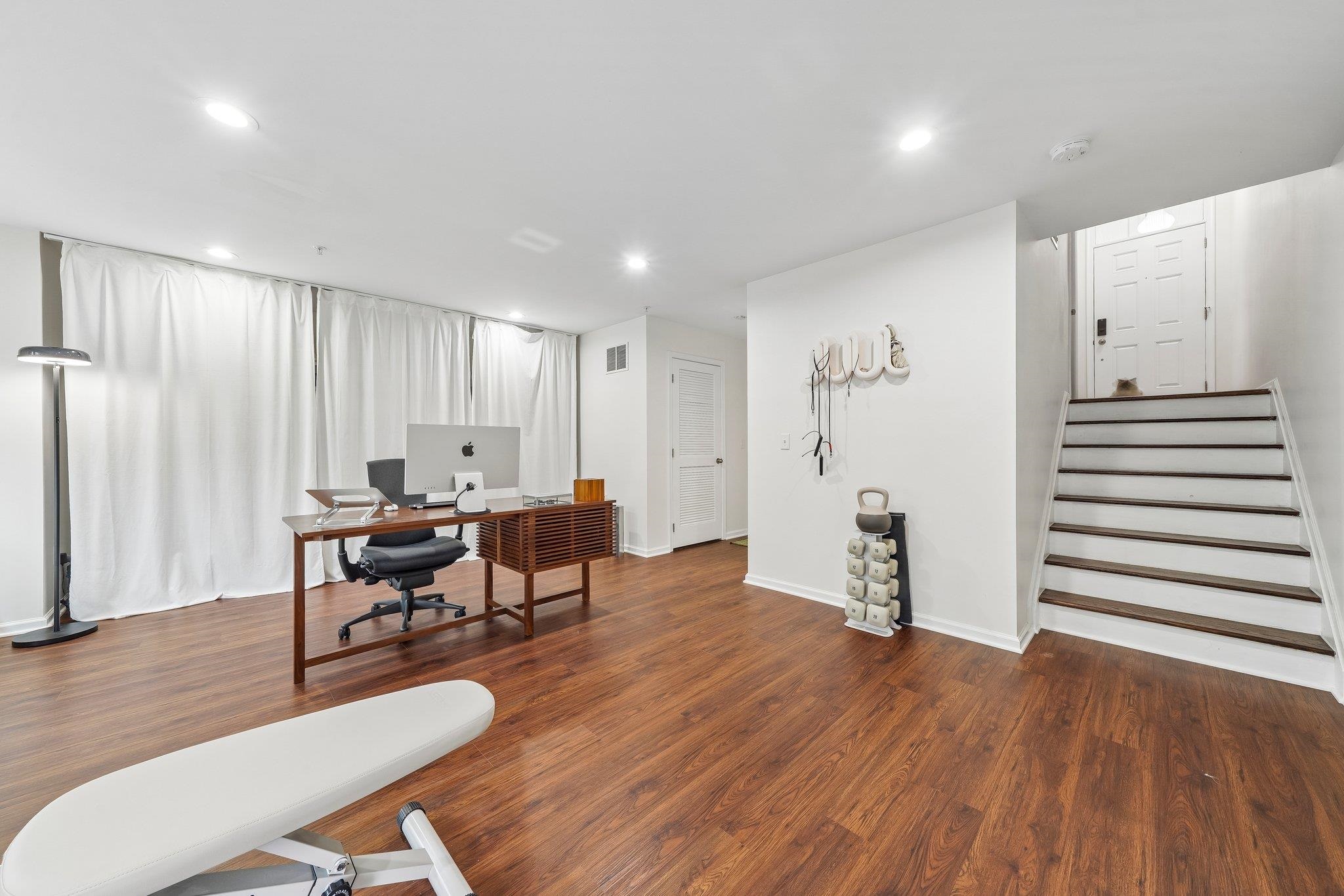 21 CREEKSIDE CT