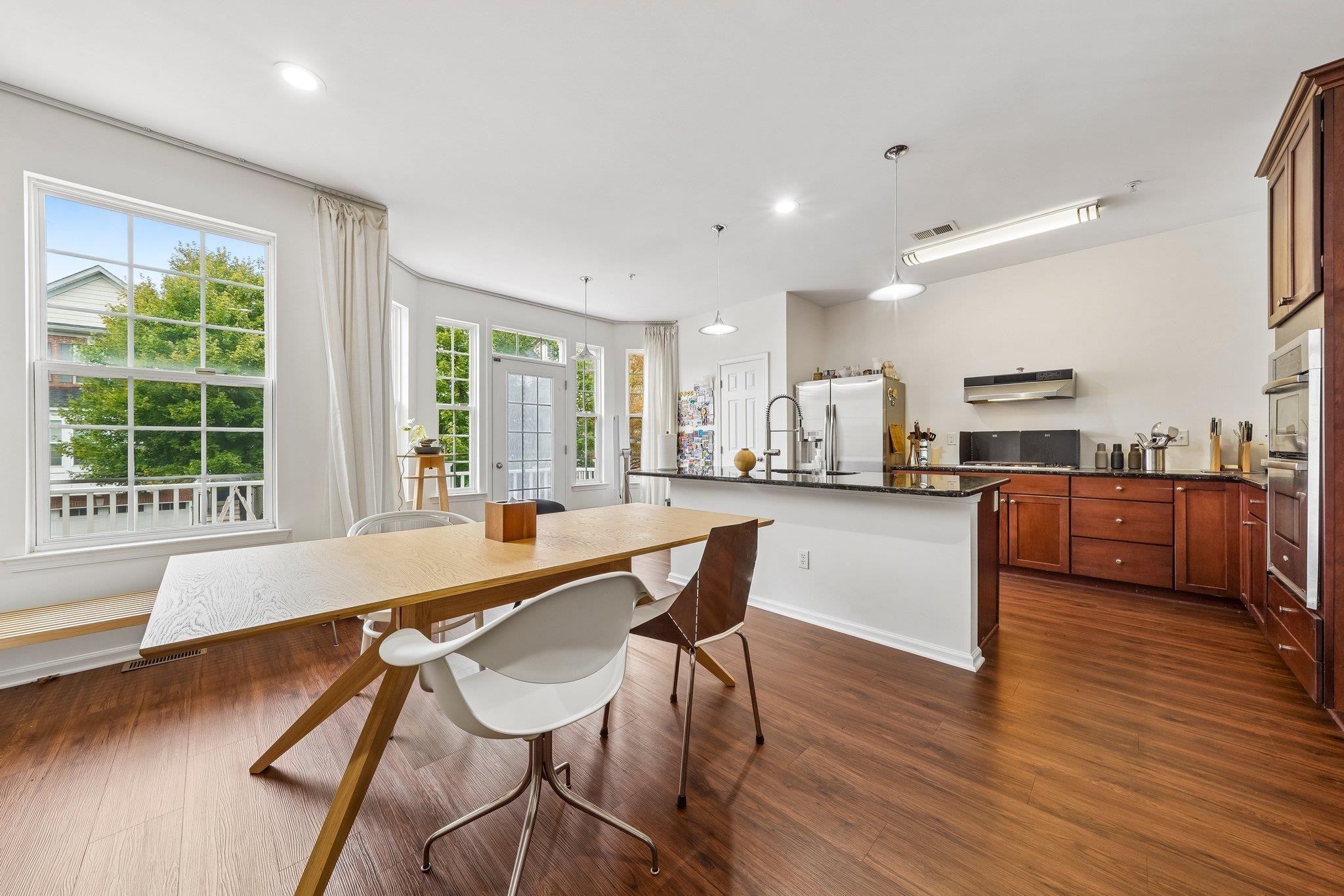 21 CREEKSIDE CT