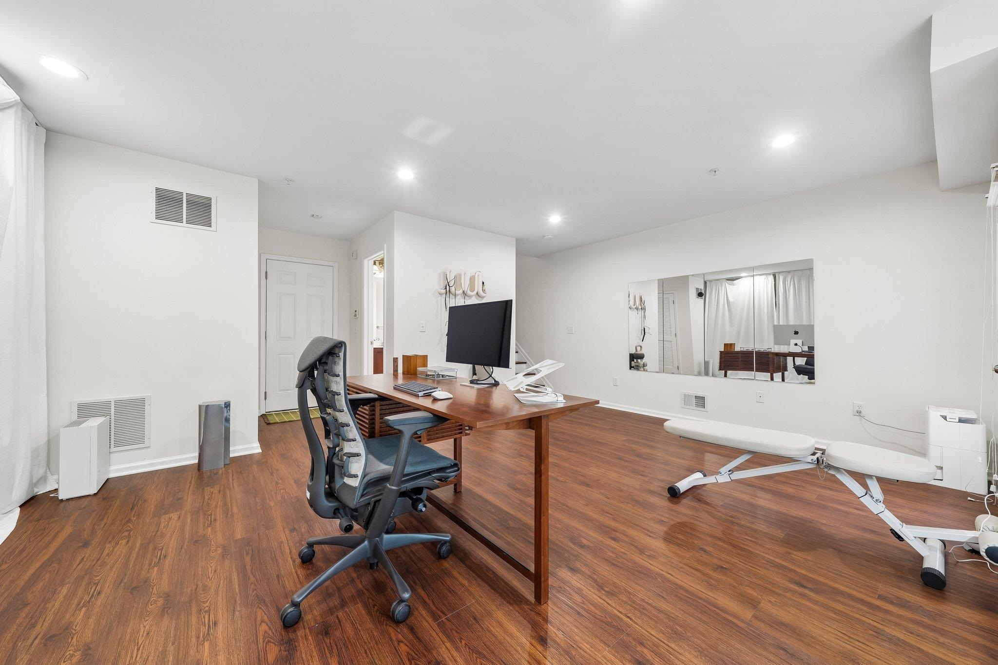 21 CREEKSIDE CT