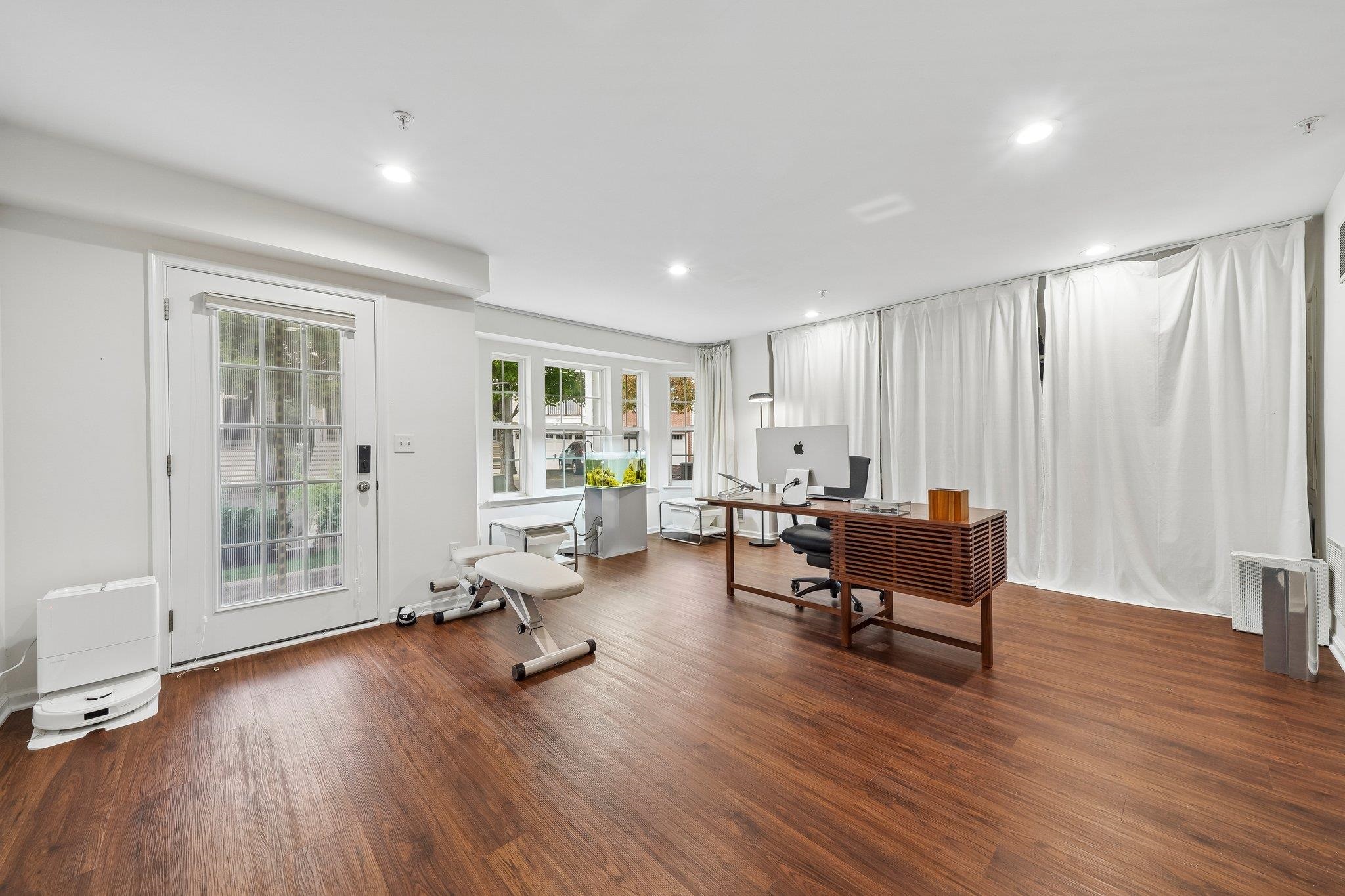 21 CREEKSIDE CT