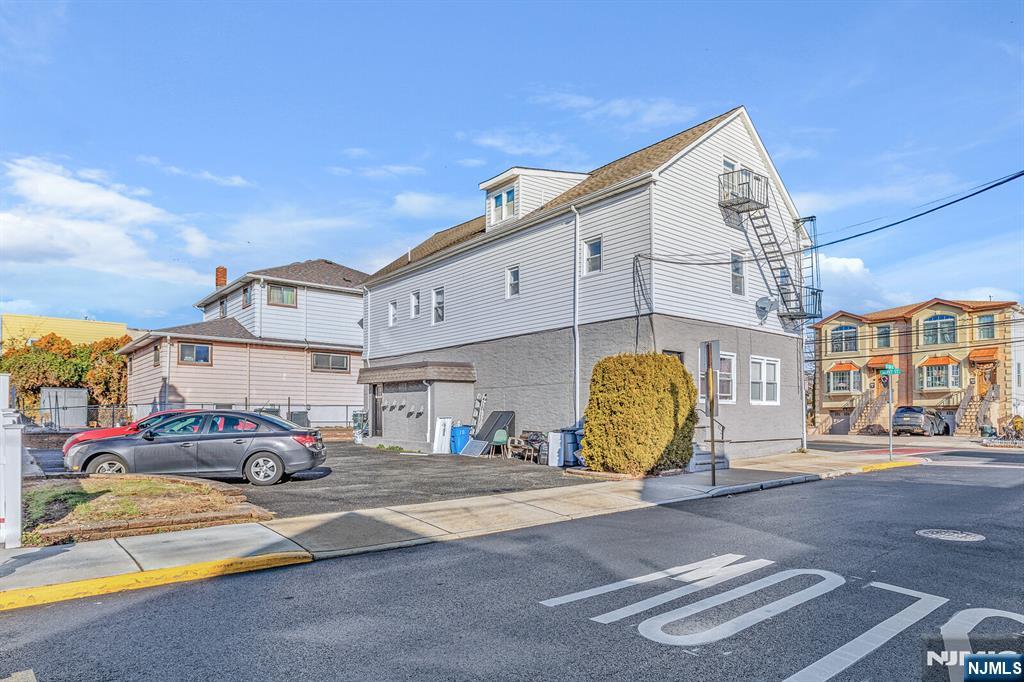781 2nd Street