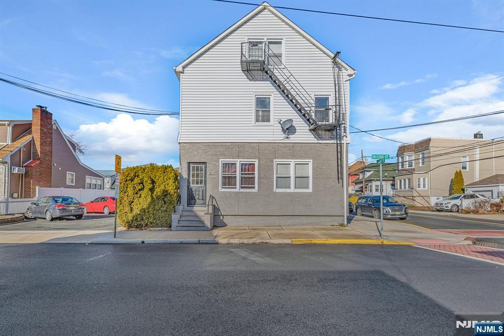 781 2nd Street