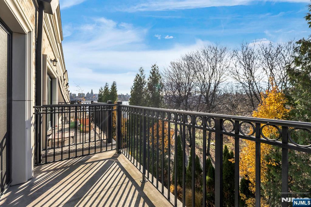 44 Marquis Court 44