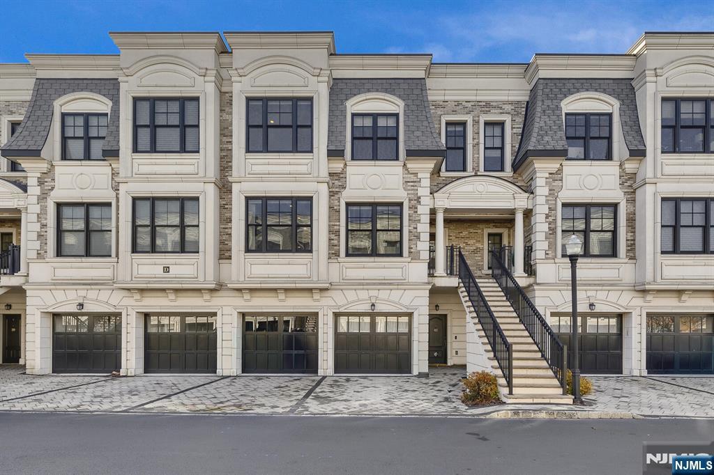 44 Marquis Court 44