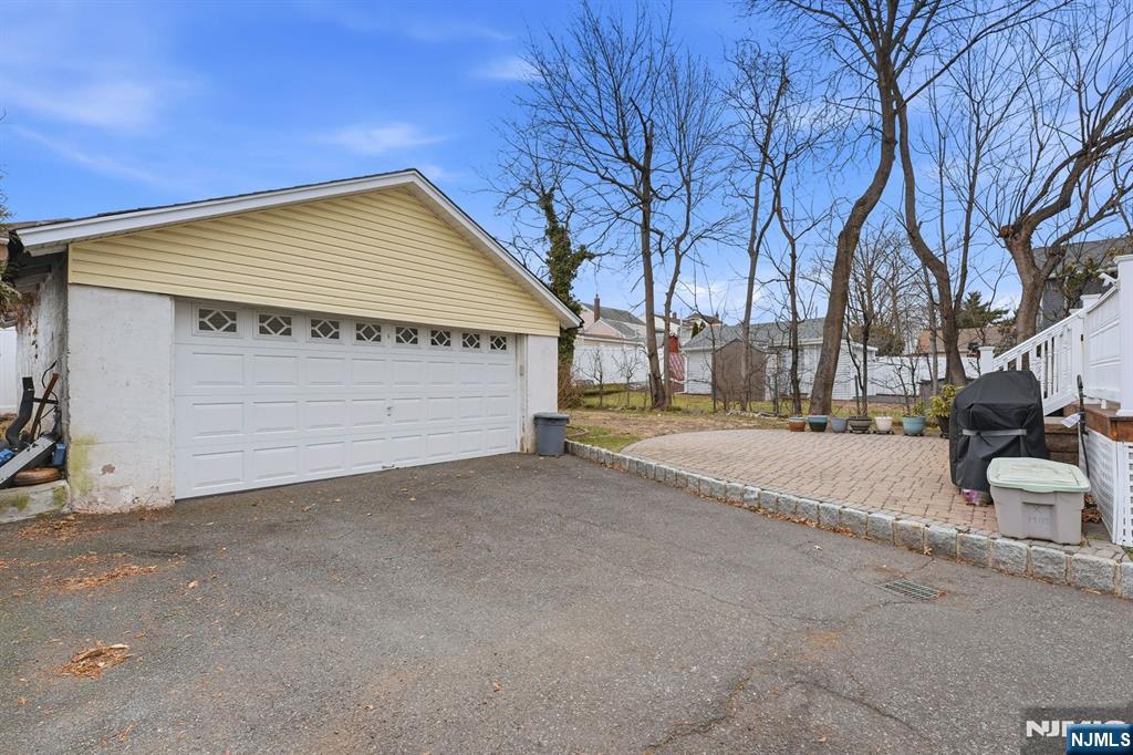 11 Thiem Avenue