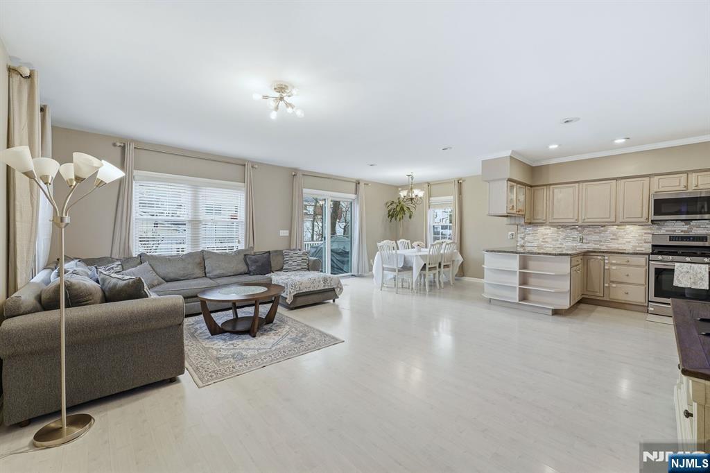 11 Thiem Avenue