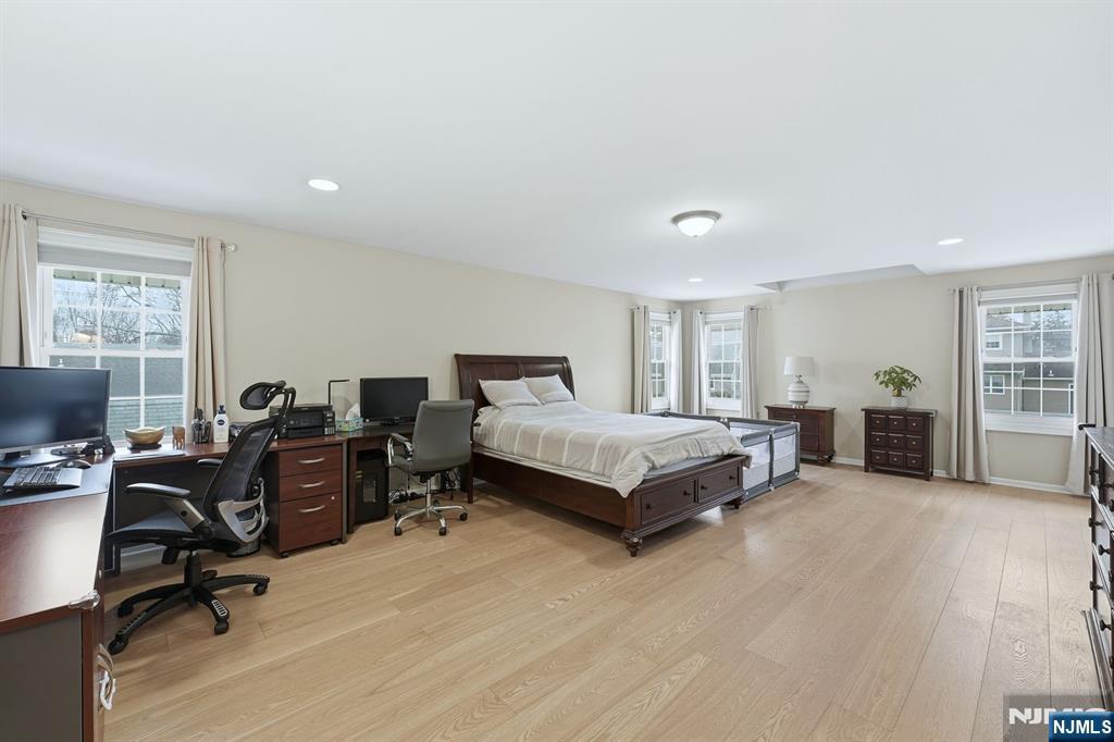 11 Thiem Avenue