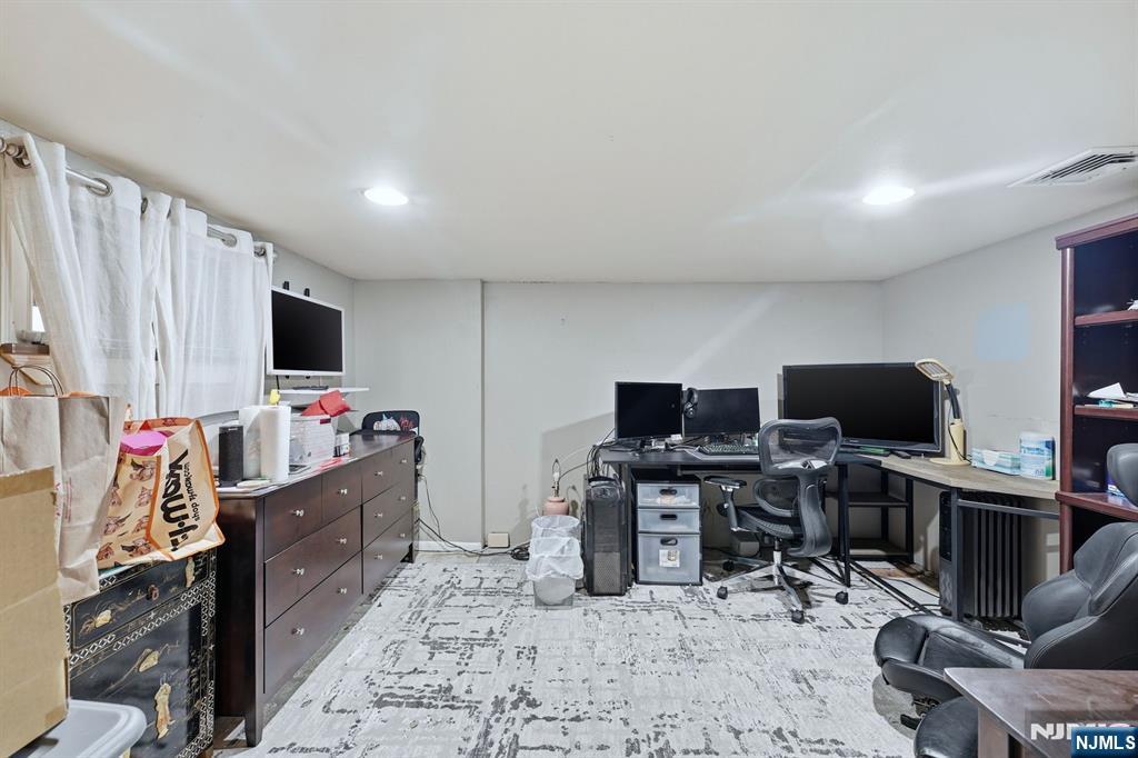 11 Thiem Avenue