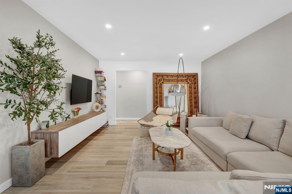 35 Riverview Court 35