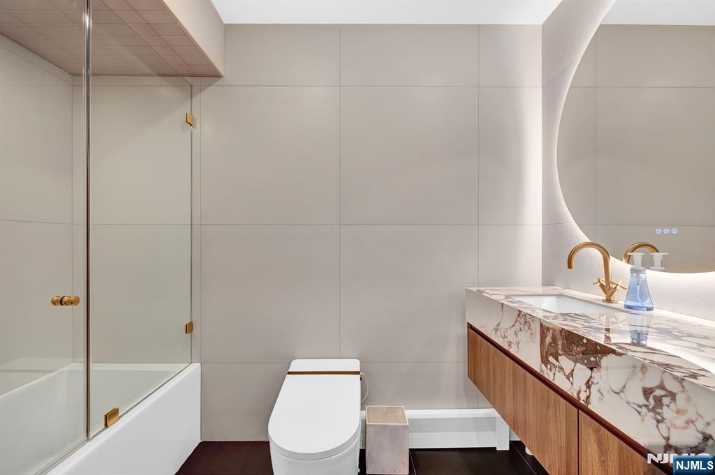 35 Riverview Court 35