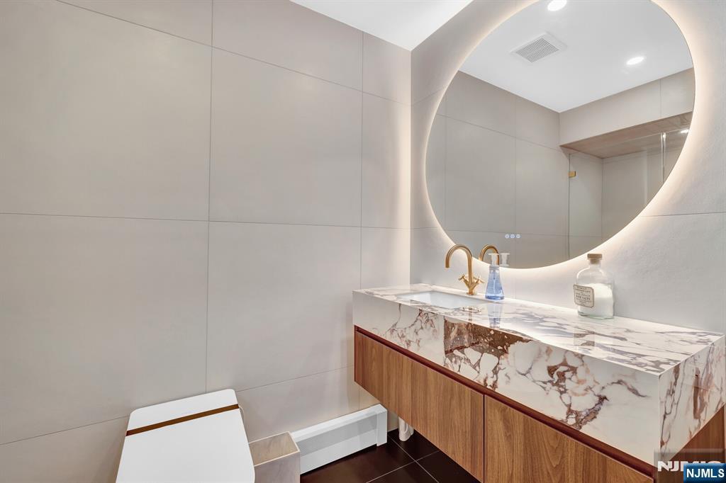 35 Riverview Court 35