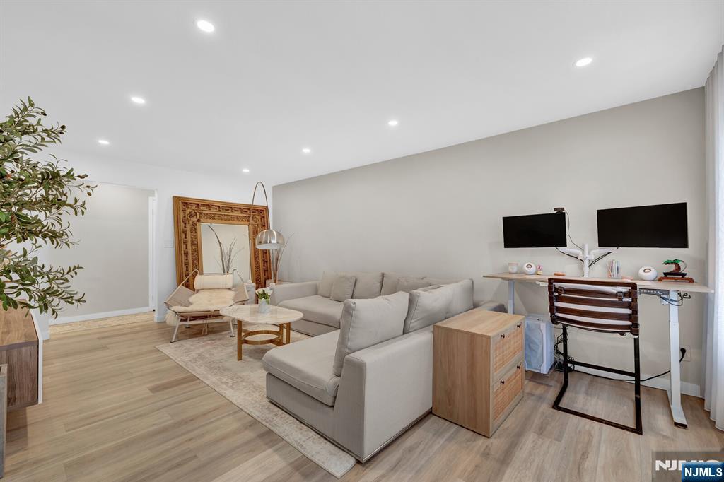 35 Riverview Court 35