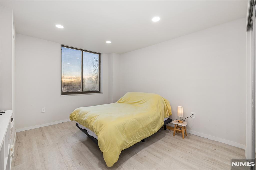 427 Harmon Cove Tower 427