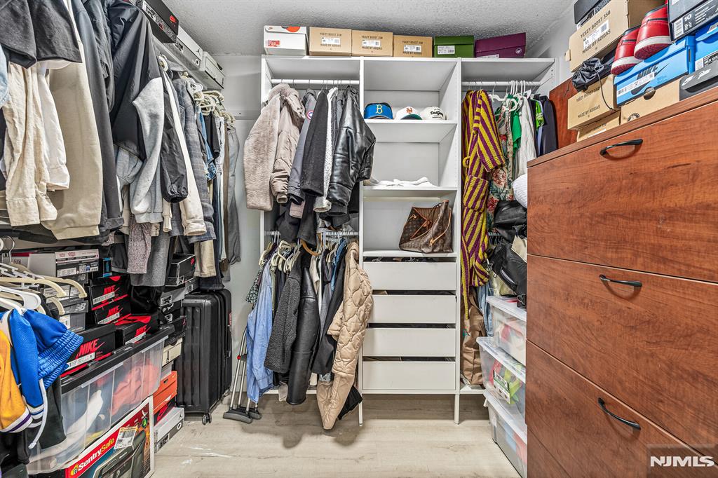 427 Harmon Cove Tower 427