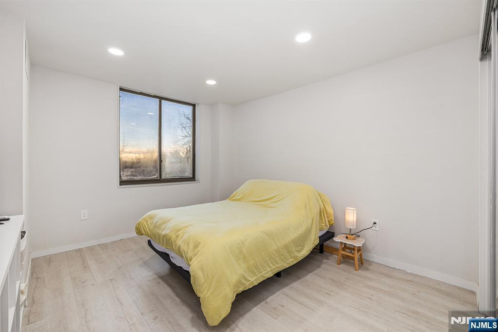 427 Harmon Cove Tower 427